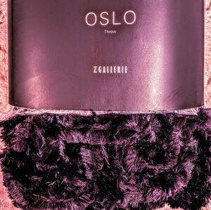 Z Gallerie Oslo Plush Throw/Deep Purple!💜